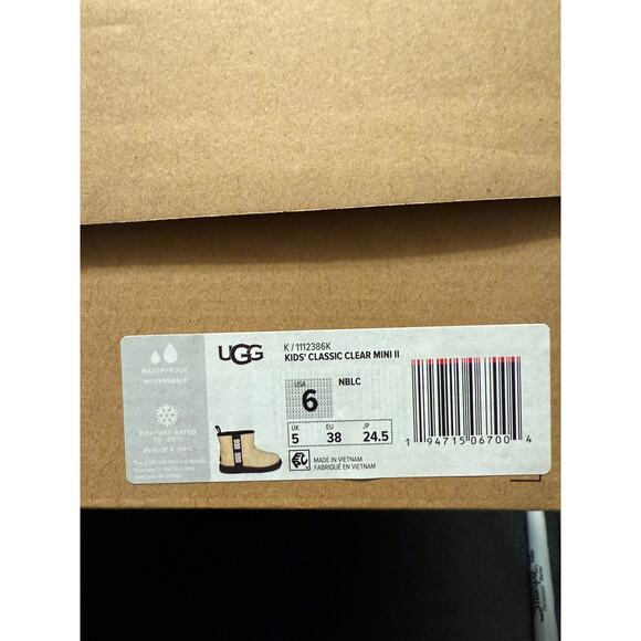 NEW UGG Classic Clear Mini Boots White Kids Sz 6Y 1112386K Grade School - Picture 11 of 11